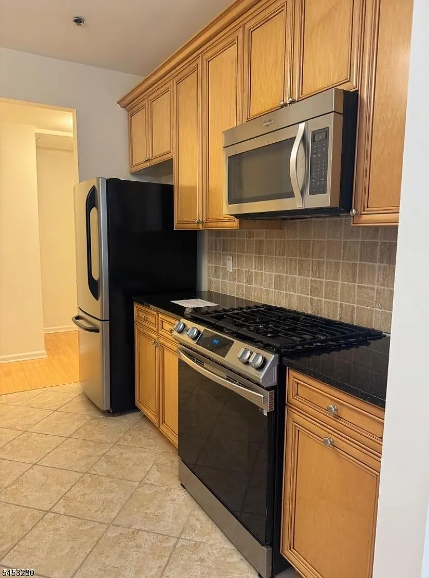 2 bed, 2.5 bath, $2,750 — Photo 1