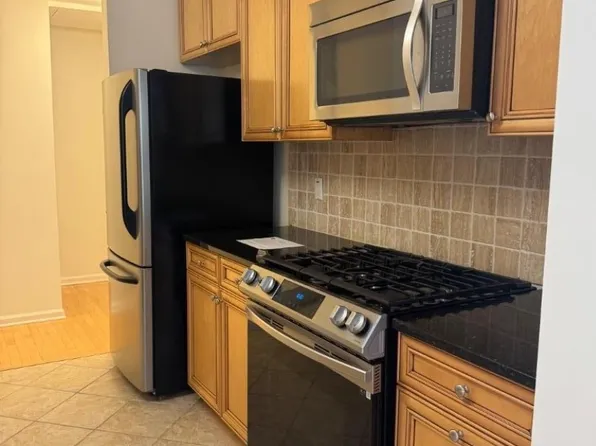 17 Conover Ter, Lebanon, NJ 08833