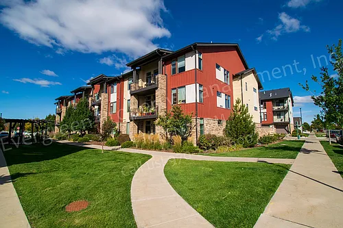 2715 Iowa Dr #203 Photo 1