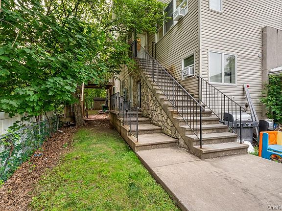 2nd image of 141 Blauvelt Road #103