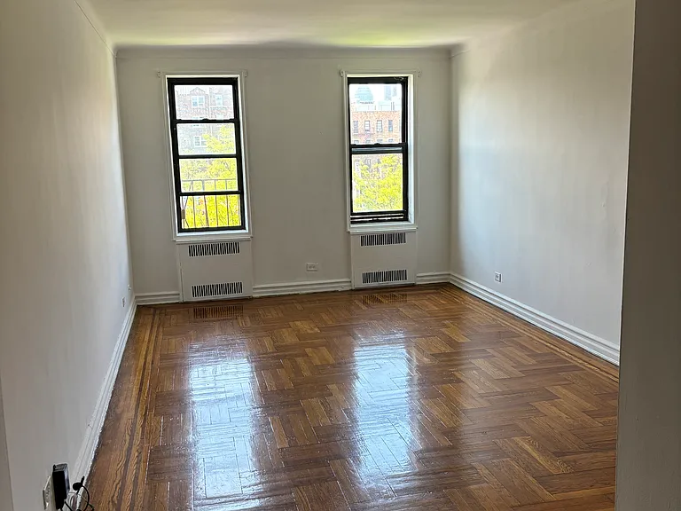 42-05 48th Ave #3D — Photo 2