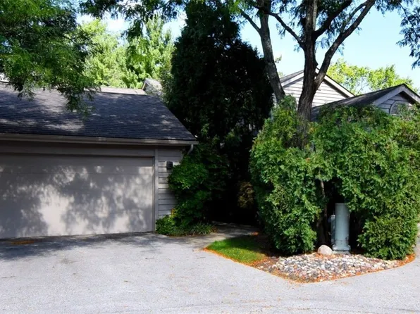 7 Saratoga Ct, Beachwood, OH 44122
