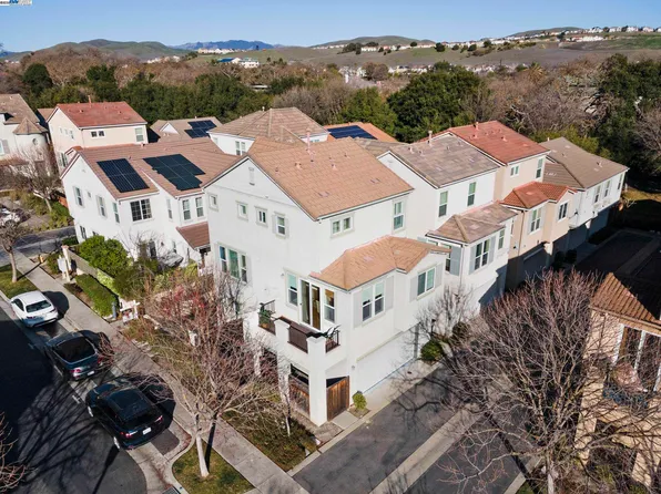6001 Hillbrook Pl, Dublin, CA 94568