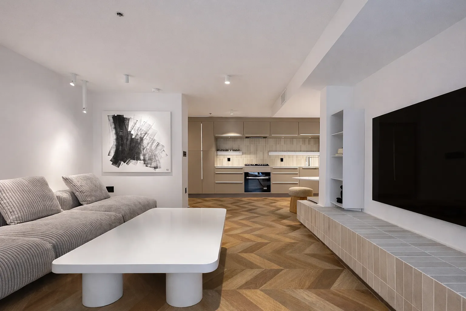 Burton Way Apartments — Photo 3