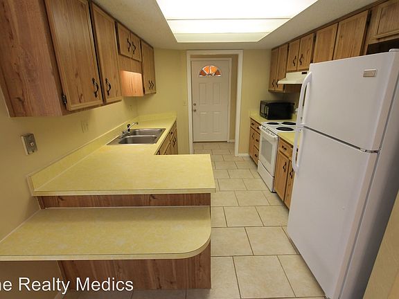 5th image of 1293 Buccaneer Ave