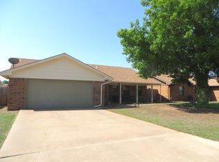 3217 Arizona Ave, Chickasha, OK 73018
