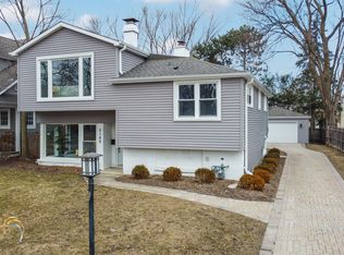 2140 Oak Ave, Northbrook, IL