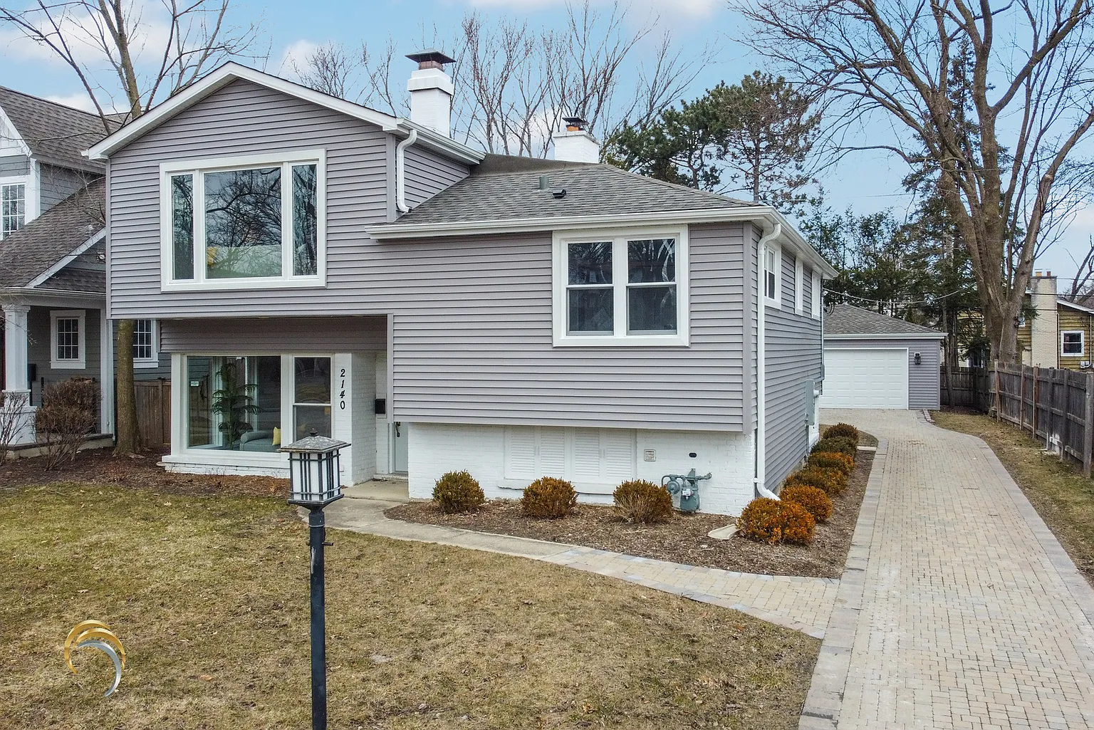 2140 Oak Ave photo 1