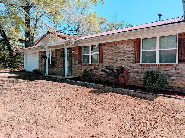 102 Lee St, Poteau, OK 74953