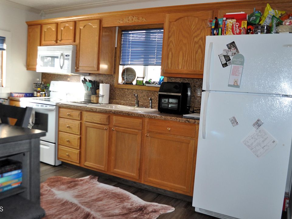 300 Railway St N, Wilton, ND 58579 Zillow