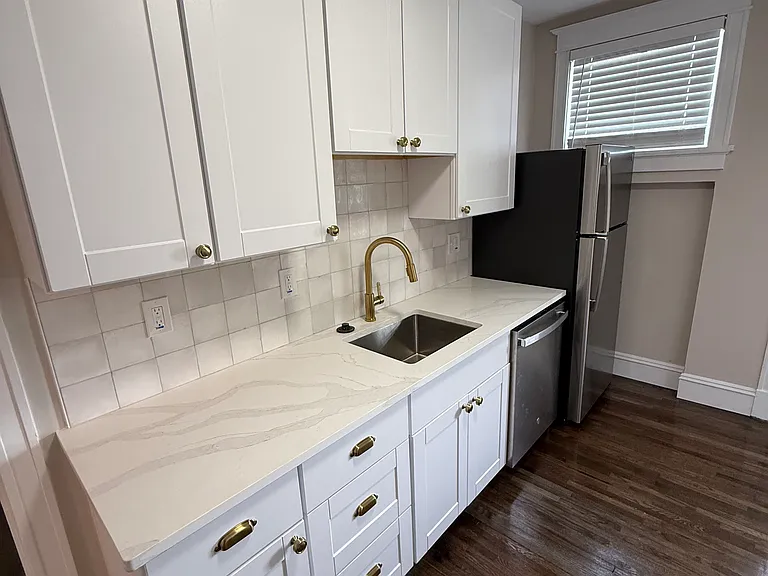 737 Heman Ave #3F — Photo 6
