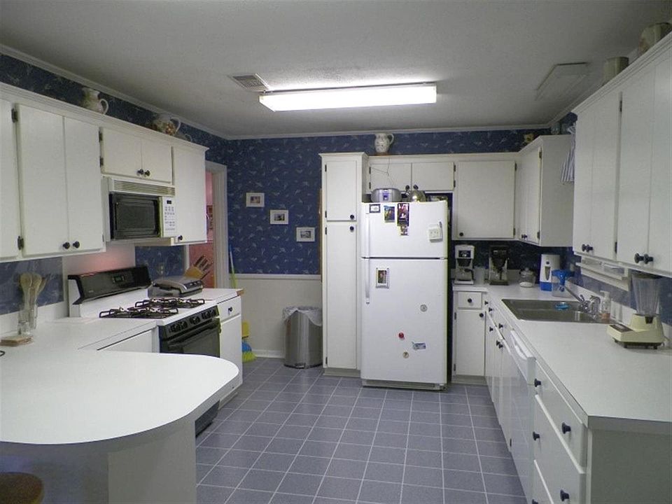 2nd image of 1434 Kenwood Dr