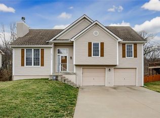 7117 N Hickory St, Kansas City, MO 64111