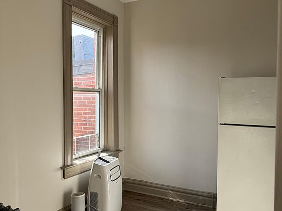4th image of 42 E Winter St #12