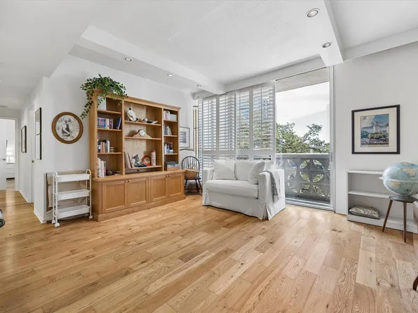 1801 Lavaca St APT 3M, Austin, TX 78701