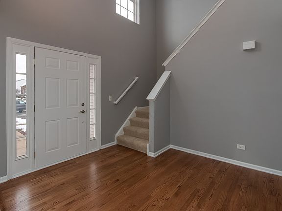 3rd image of 16549 Coventry Ln