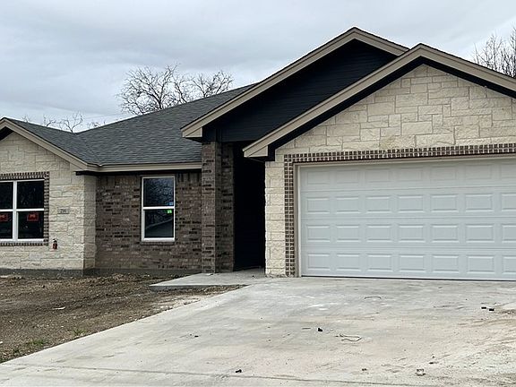 2nd image of 216 W Ruby Rd