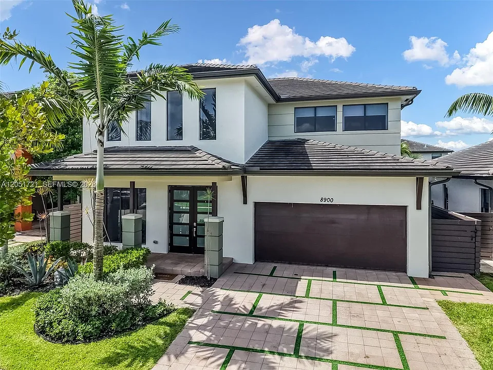 8900 NW 161st Ter