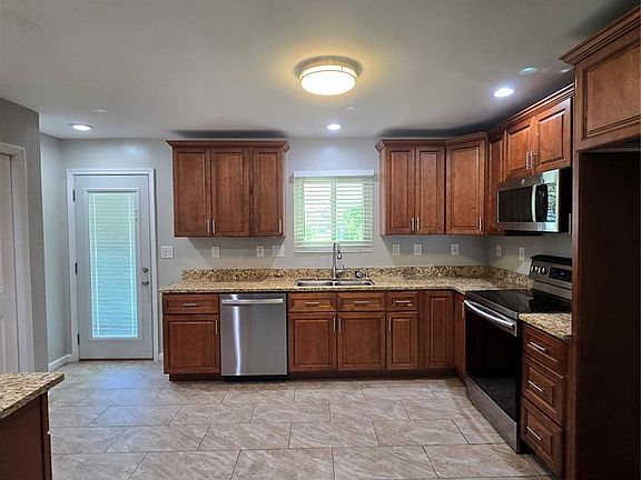 5th image of 602 Butler Dr