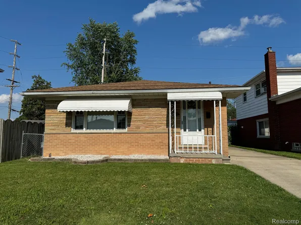 2045 11th St, Wyandotte, MI 48192