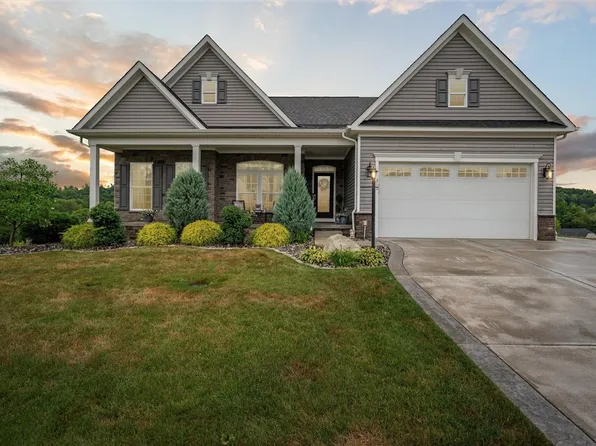 210 Camden Dr, Zelienople, PA 16063