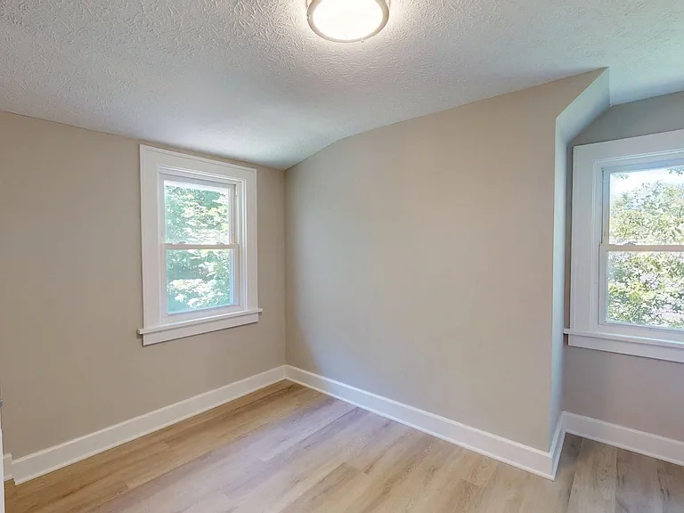 4528 Rainbow Rd — Photo 42