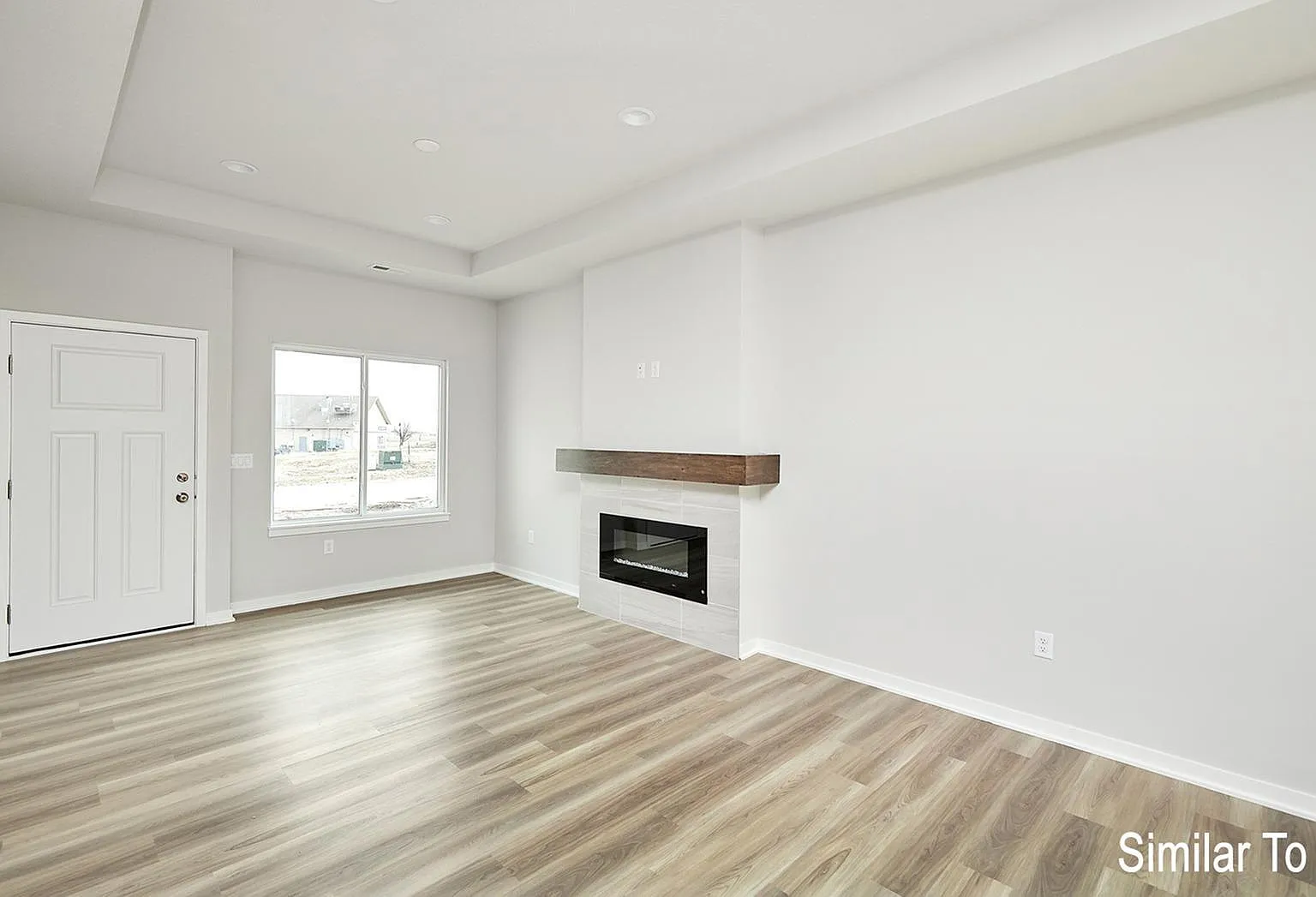 3 bed, 1276 sqft, $1,899 — Photo 2