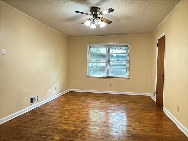 222 Pineview Dr — Photo 10