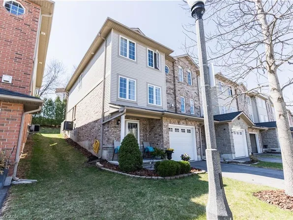7 Southside Pl #16, Hamilton, ON L9C 7W6