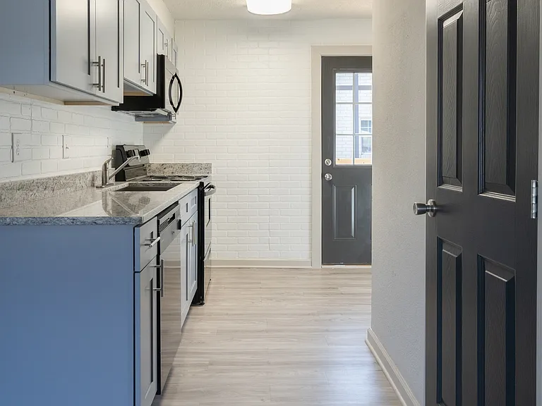 Eastside Crossing Apartments — Photo 4