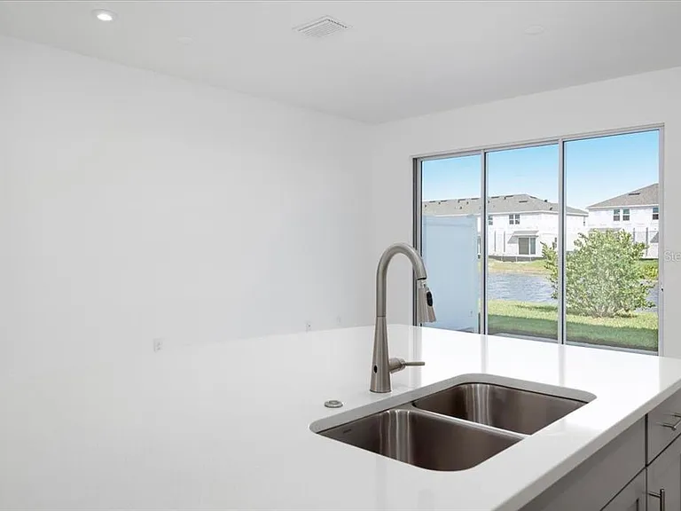5756 Haven Ter — Photo 15