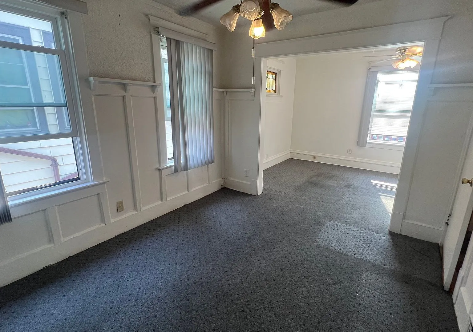 Spacious 3-Bedroom Upper Unit in Park West — Photo 4