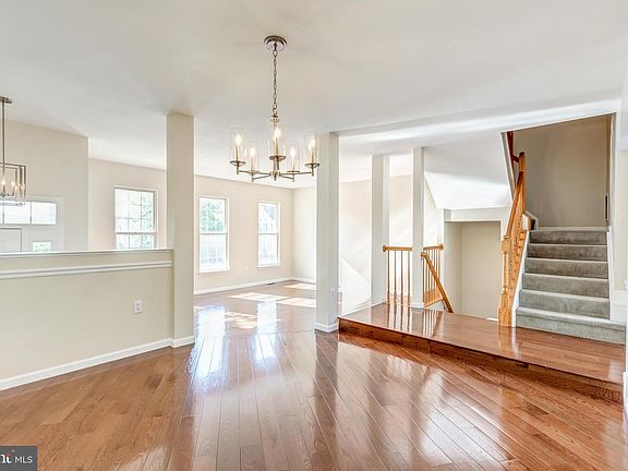 3rd image of 20868 Derrydale Sq
