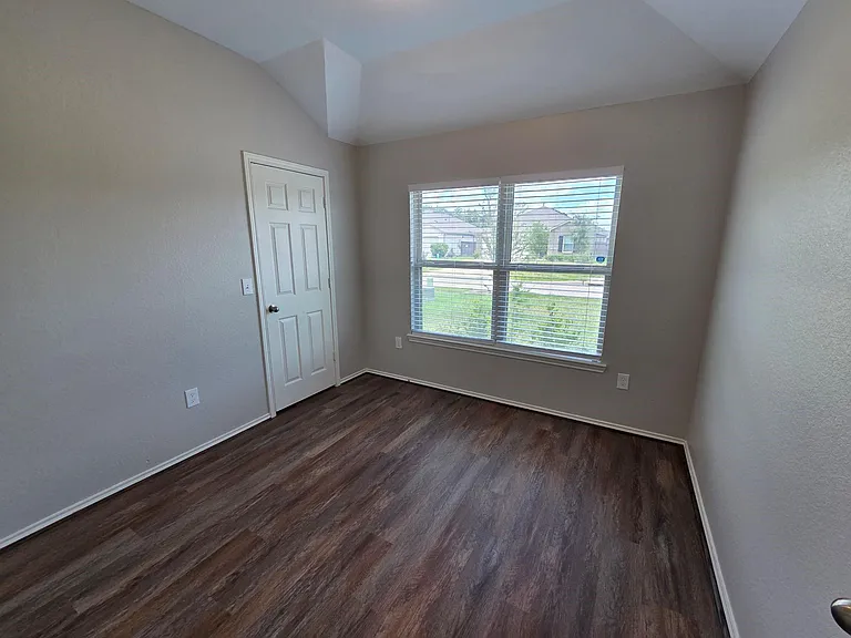 20714 Southern Woods Dr — Photo 21