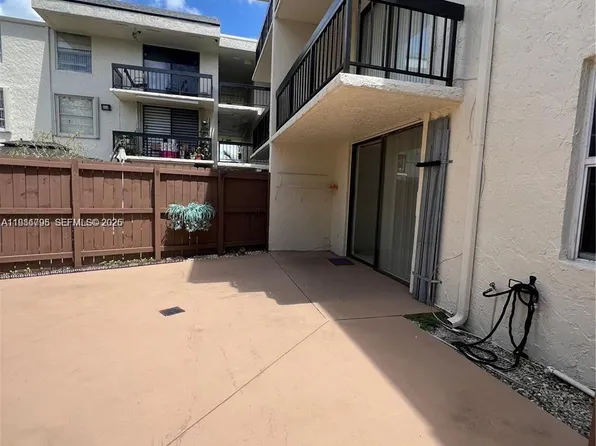 8307 SW 142nd Ave APT F105, Miami, FL 33183