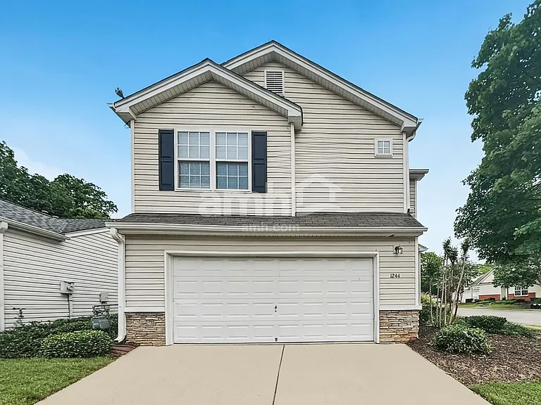 1244 W Oaks Way — Photo 1