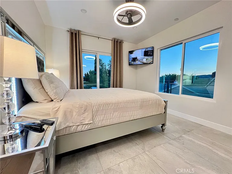 23443 Balmoral Ln — Photo 15