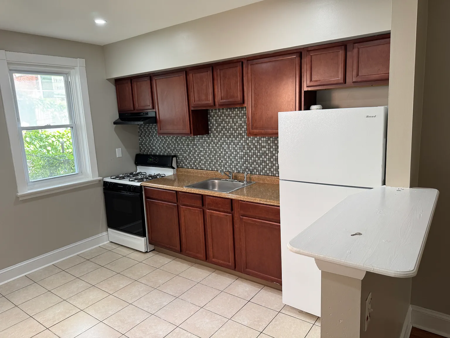 3 bed, 1134 sqft, $1,800 — Photo 3