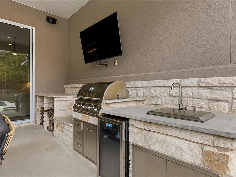 101 Onion Creek Ln — Photo 36