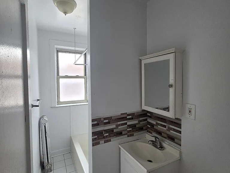 2348 W Touhy Ave #2H — Photo 4