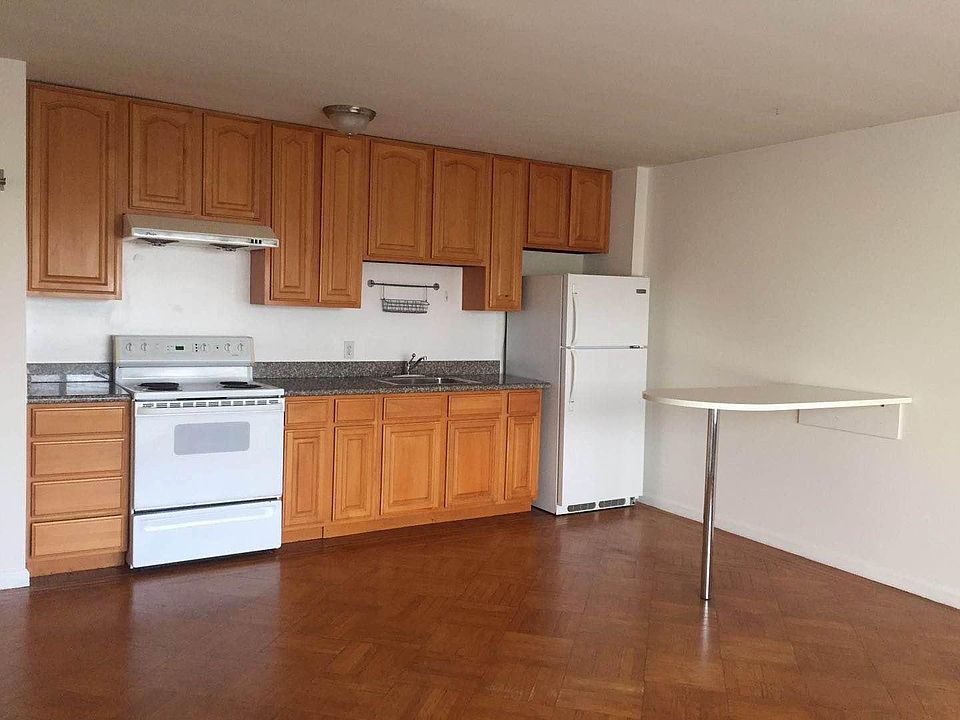 1st image of 1355 19th Ave APT 3