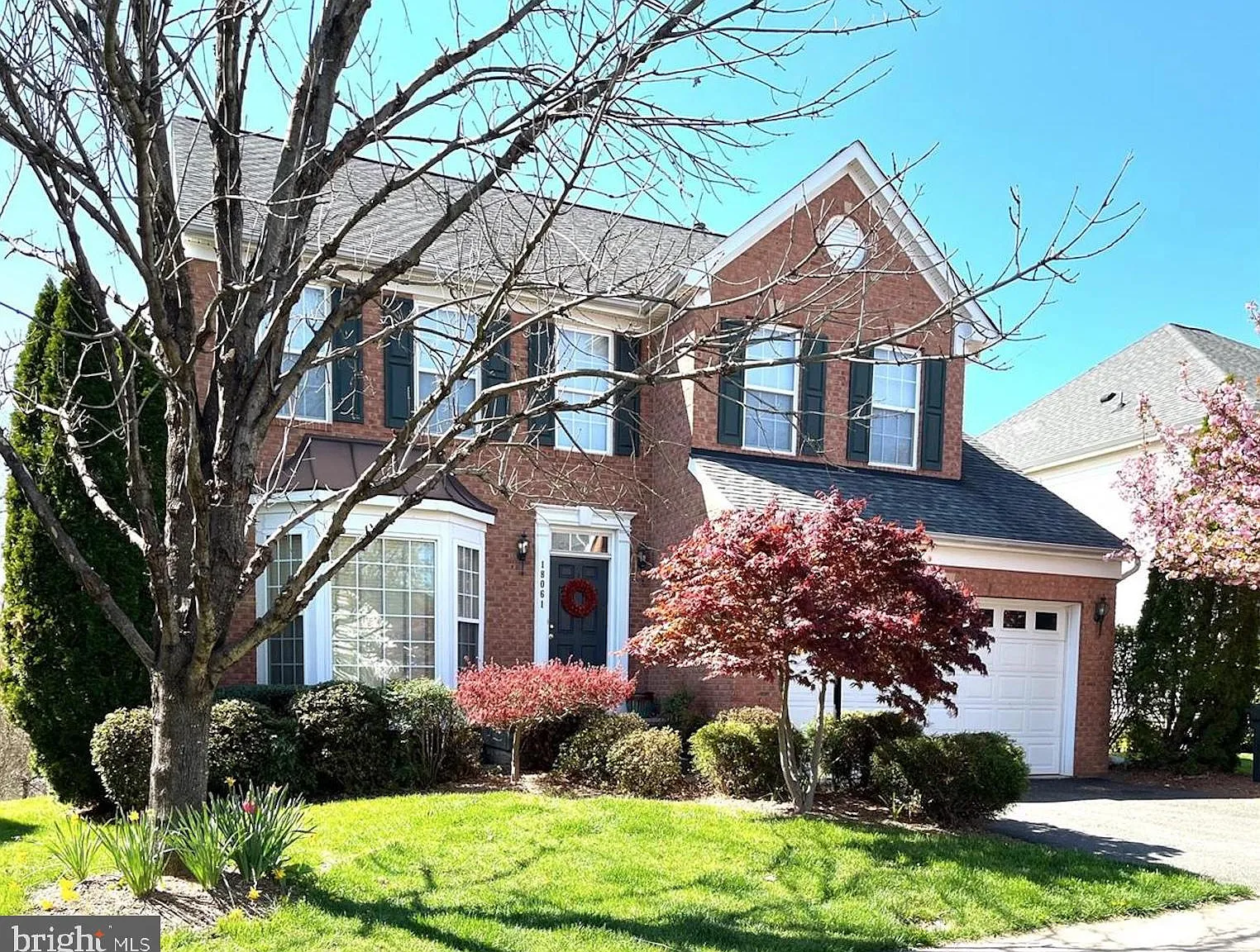 4 bed, 3.5 bath, 3823 sqft, $4,100 — Photo 1