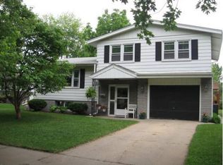 3134 44th St, Highland, IN 46322