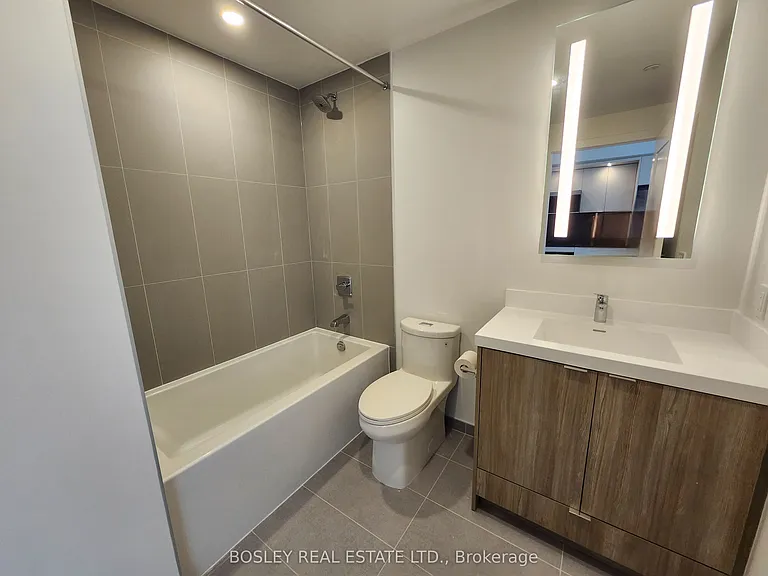 25 Cordova Ave #1702 — Photo 7