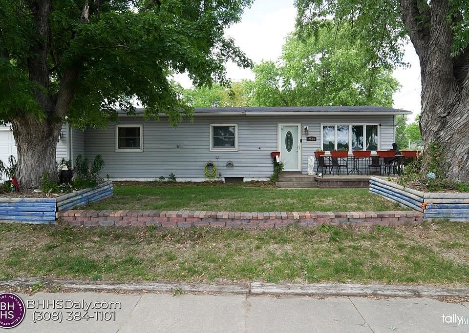 1st image of 2504 W 10th St