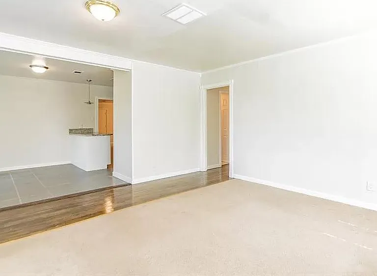 4230 W Broadway St — Photo 10