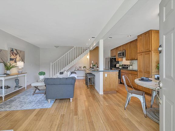 2nd image of 76 Plumas Circle