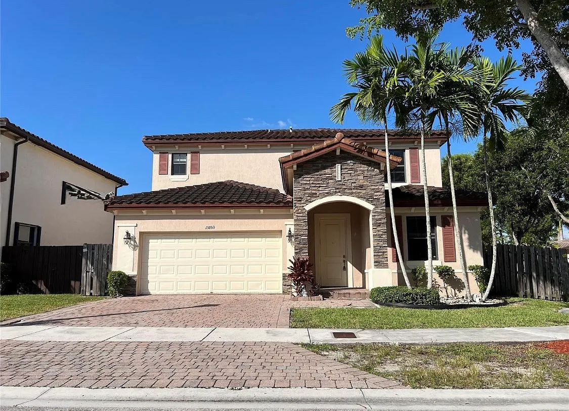4 bed, 2287 sqft, $4,250 — Photo 1