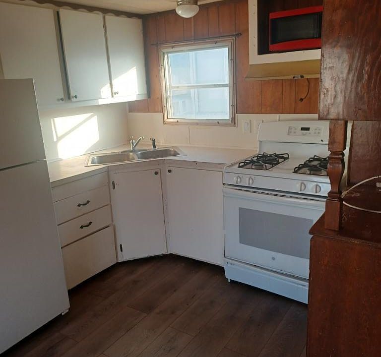 1st image of 720 S Johns Ave Trlr 11