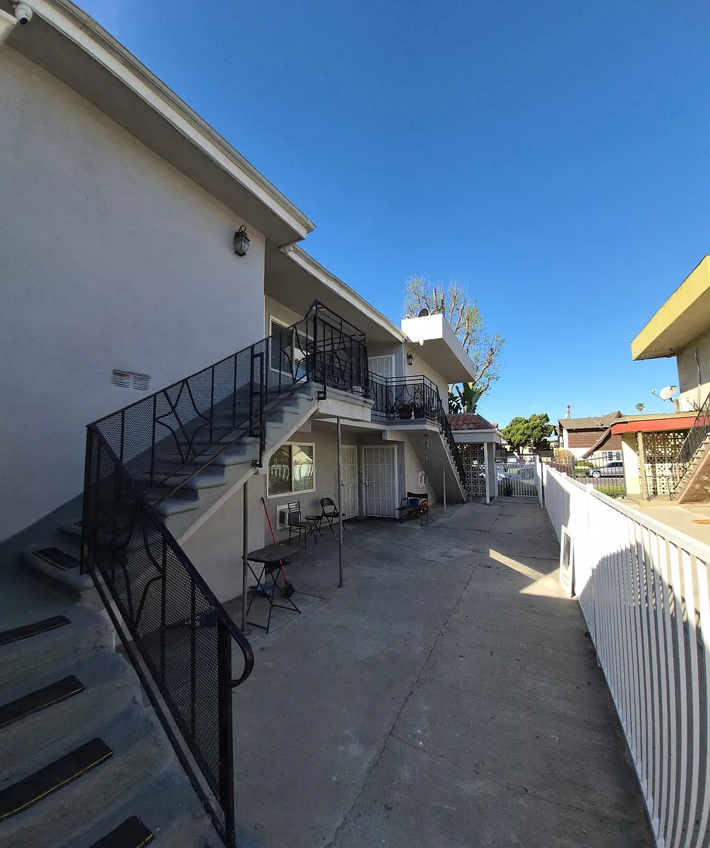 Building Photo - 734 Karesh Ave #2-6